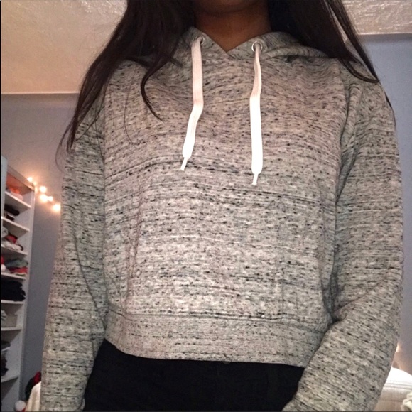 H&M Sweaters - H&M Gray Marled Cropped Fleece Hoodie